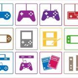 ゲーム機のイメージ画像。 日本で主流のゲーム機のコントローラーや本体の画像が4✕3の12種類。